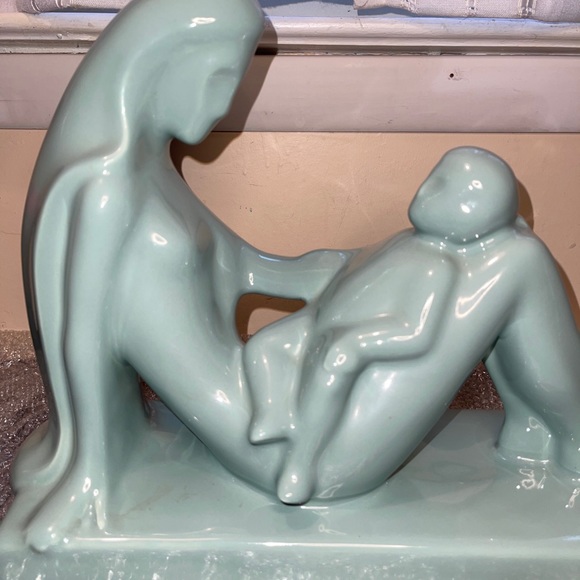 Post Modern 1980’s Mother and Child Slip cast Haeger Ceramic Sculpture - Picture 3 of 16